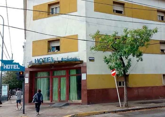 En Argentina encuentran a un padre y a su hijo muertos en un hotel