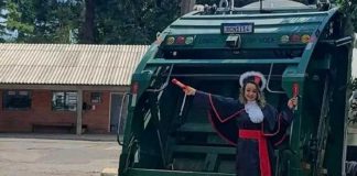 “Nunca es tarde”: Mujer que recogía basura se gradúa como abogada