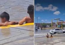 ¡Qué finos! Captan a niños dándose un “chapuzón” en calle inundada ¡Qué finos! Captan a niños dándose un “chapuzón” en calle inundada