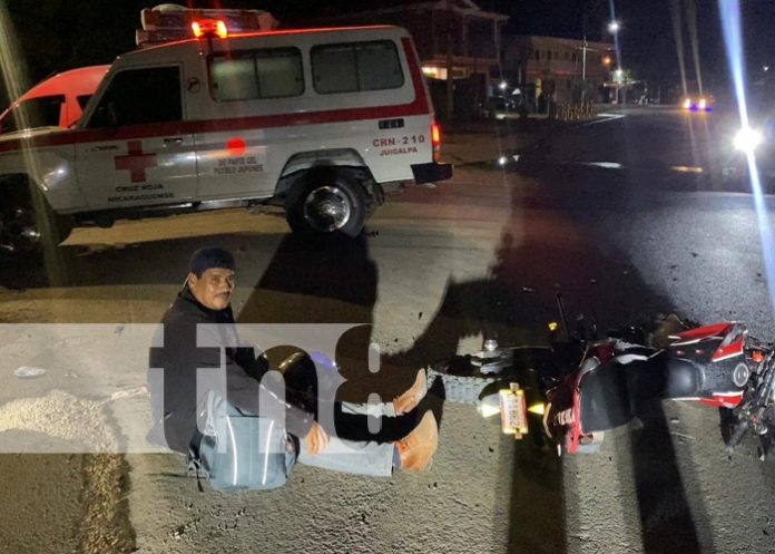 Foto: Choque entre camioneta y motociclista dejó dos lesionados en Juigalpa, Chontales / TN8