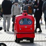 Japón lanza robots «adorables» para una vida profesional de repartidor Japón lanza robots de entrega "humildes y adorables"