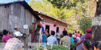 Foto: Familias de comunidades lejanas en Matagalpa con proyectos de energía eléctrica / TN8