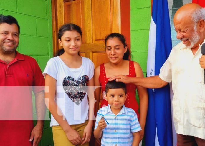 Familias del campo en Juigalpa, cumplen su sueño de tener su casa digna