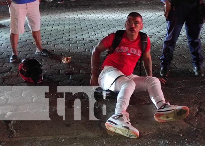 Foto: Motociclista ebrio casi provoca desgracia por la rotonda Cristo Rey / TN8