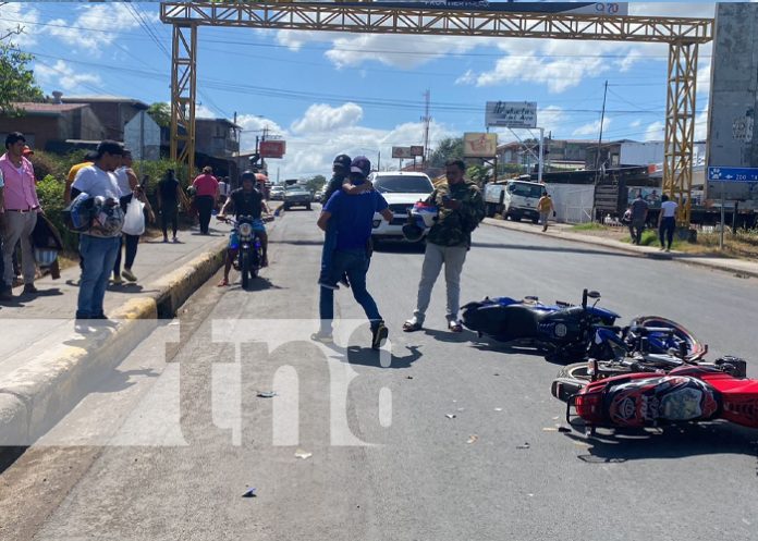 2 Foto: Dos menores sufren golpes tras el choque entre dos motocicletas en Juigalpa, Chontales / TN8