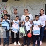 Niñez estudiantil y docentes recibieron mochilas y maletines en Bluefields Niñez estudiantil y docentes recibieron mochilas y maletines en Bluefields