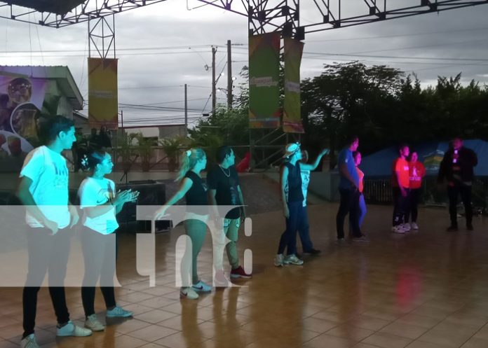 Foto: Ciudad Sandino celebra “La pareja más dispareja” por el día del amor y la amistad / TN8