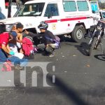Motociclista termina con fractura luego de un accidente de tránsito en Bolonia, Managua