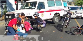 Motociclista termina con fractura luego de un accidente de tránsito en Bolonia, Managua