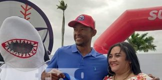 Los 'Tiburones de Granada' reciben sus uniformes