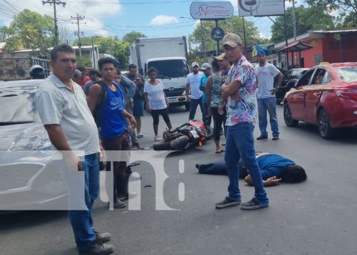 Foto: Fuerte impacto entre dos motocicletas en Juigalpa dejó a 3 personas lesionadas graves / TN8