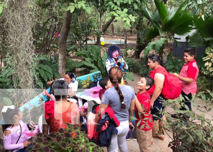 Foto: Familias disfrutan de la recreación sana en el Zoológico Thomas Belt, en Juigalpa / TN8