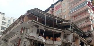 Terremoto en Turquía deja más de 900 muertos