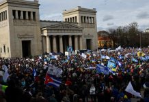 Protestas inundan las calles de Múnich, Alemania contra conferencia Protestas inundan las calles de Múnich, Alemania contra conferencia