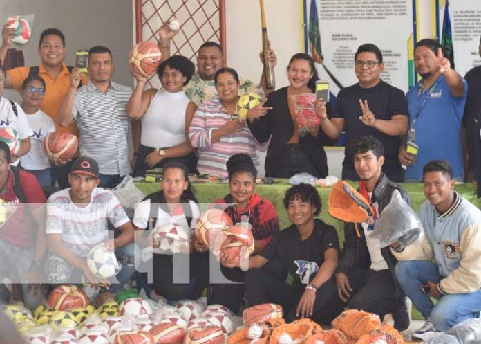 Foto: Materiales deportivos para BICU en Bilwi / TN8