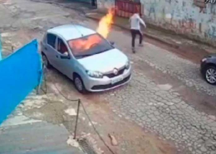 Quemó vivo a un hombre en Brasil tras pedirle un aumento de salario (VIDEO)