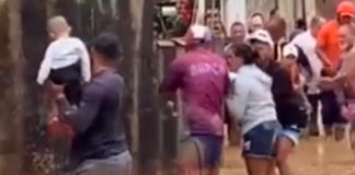Estremecedoras imágenes de una cadena humana para salvar a niños en Sao Paulo