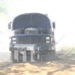 Quema de basura casi deja calcinado a camión y a su conductor en Nejapa Quema de basura casi deja calcinado a camión y a su conductor en Nejapa