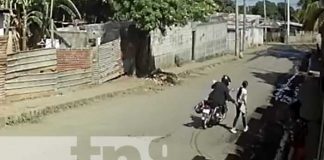 Foto: Captan a motorizado pegando nalgada en Managua / TN8