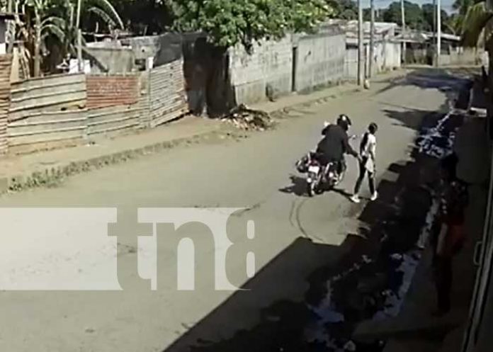 capt-man-2 Foto: Captan a motorizado pegando nalgada en Managua / TN8