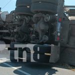 «Vientonazo» provoca vuelco de una cisterna en El Crucero Foto: Fuertes ráfagas de viento provocaron accidente en Carazo / TN8