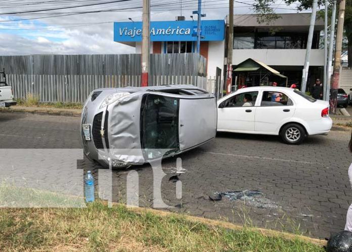 Foto: Accidente de tránsito cerca de la Rotonda El Güegüense, Managua / TN8