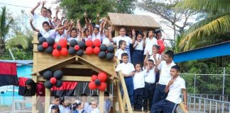 Foto: Inauguran moderna aula en un colegio de Siuna / TN8