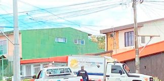 Entre la vida y la muerte dejan a dos nicaragüenses apuñalados en Costa Rica