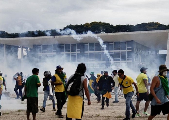 Fiscalía de Brasil acusa a 835 involucrados en intento de golpe de estado