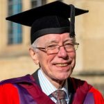 Abuelito se gradúa del doctorado y se hace viral