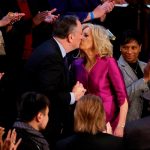 ¡Cachos a la vista! Jill Biden "chacobio" al esposo vicepresidenta de EE.UU.