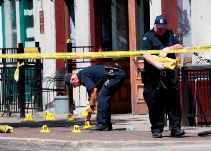 eeuu4 Balaceras tiñen de sangre Estados Unidos ¡60 víctimas solo el fin de semana!