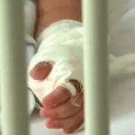 Entre la vida y la muerte dejan a niño en Houston tras ser brutalmente golpeado