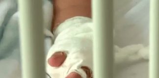 Entre la vida y la muerte dejan a niño en Houston tras ser brutalmente golpeado