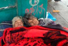 Pareja lleva 20 años en la calle y no necesitan de lujos 