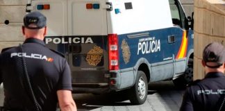 "No corrió muy largo": Muere al caer de balcón tras golpear a su ex en España