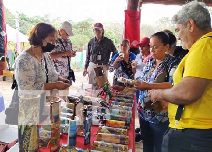 Foto: Encuentro de artesanos para honrar a Sandino en el Parque de Ferias / TN8