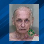 Capturan a «viejo moclín» con una tonelada de pornografía infantil en Florida Capturan a viejo "moclín" con una tonelada de pornografía infantil en Florida