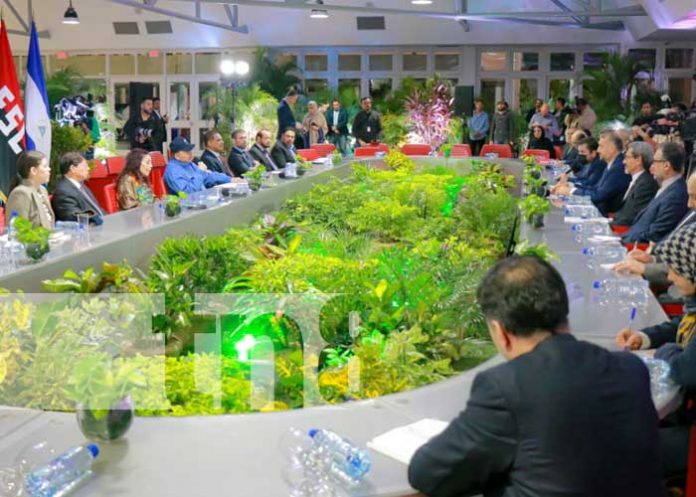 Foto: Presidente Daniel Ortega en reunión con el Canciller de Irán / TN8