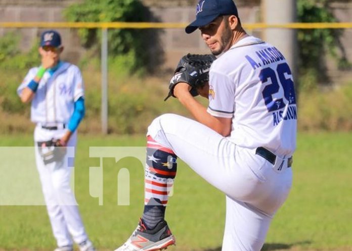 Mineros y Pescadores dividen en el inicio de la serie de caribeños en Siuna