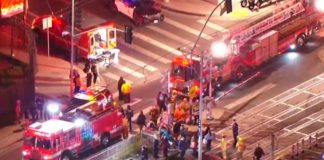 Tren choca contra auto en Los Ángeles y deja a dos personas muertas