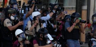 Perú: Registran más de 150 periodistas atacados en protestas