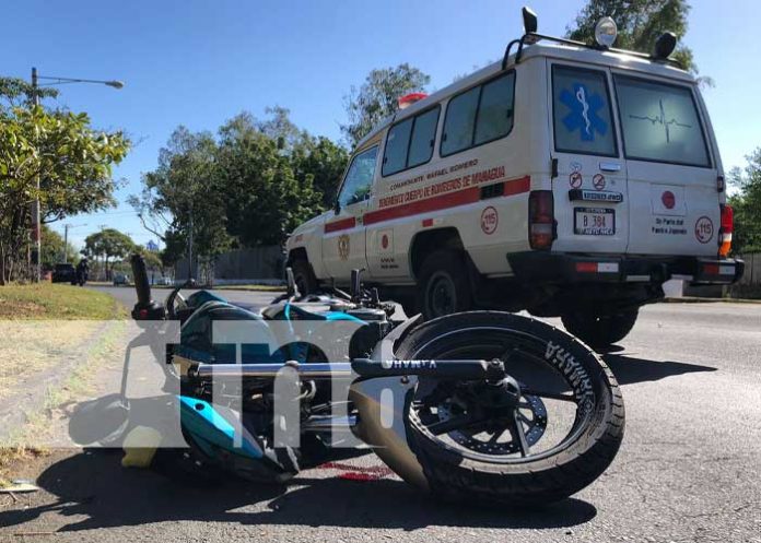 Foto: Accidente de tránsito cerca de los semáforos de la Asamblea, en Managua / TN8
