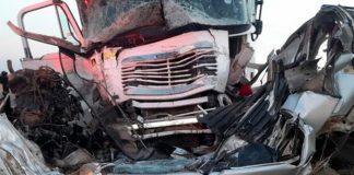 Colisión Mortal entre bus y furgón cobró la vida de 20 personas en Sudáfrica