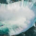Vivo de milagro niño tras caer con su madre en las Cataratas del Niágara