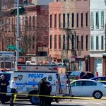 Camión invade una acera en Nueva York y deja varias personas heridas Camión invadió una acera en Nueva York y deja varias personas heridas
