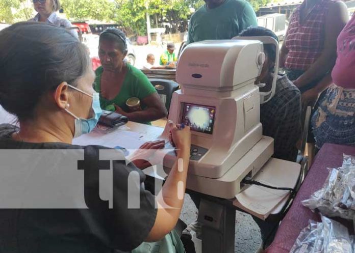 Foto: Atención en salud visual desde el Mercado Mayoreo / TN8