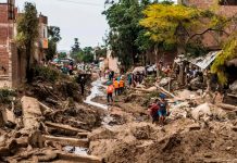 Río de lodo y piedra sepultó a 40 personas por las intensas lluvias en Perú Río de lodo y piedra sepultó a 40 personas por las intensas lluvias en Perú