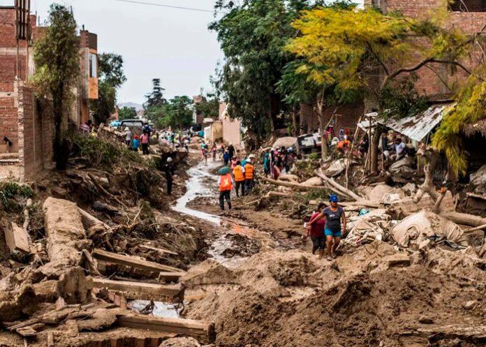 Río de lodo y piedra sepultó a 40 personas por las intensas lluvias en Perú