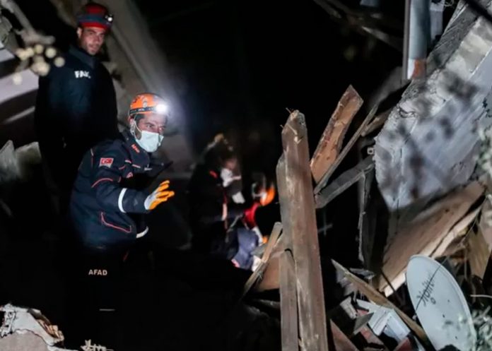 ¡Ni la muerte los separó! Murieron abrazados entre escombros en Turquía